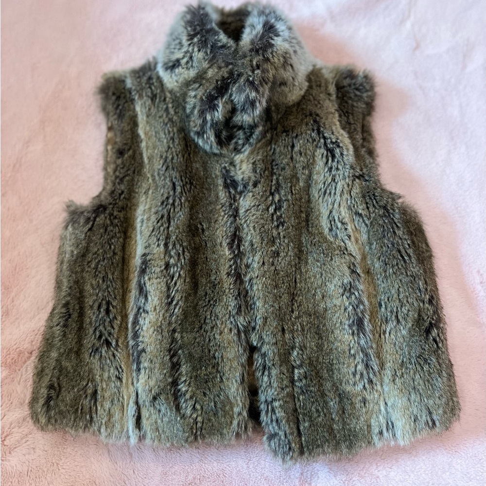 Ralph Lauren Faux Fur Girls Vest . Size Petite !
